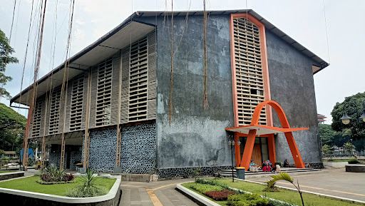 GOR dan Taman Saparua