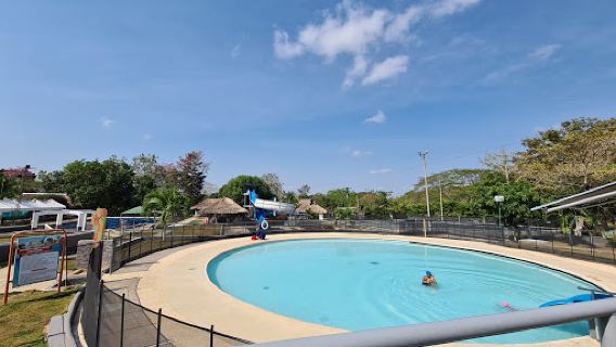 CENTRO RECREACIONAL LOS CAMPANOS