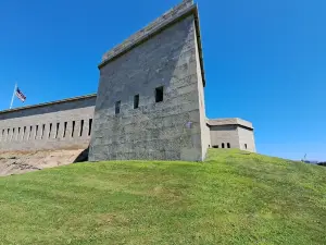 Fort Trumbull State Park and Museum