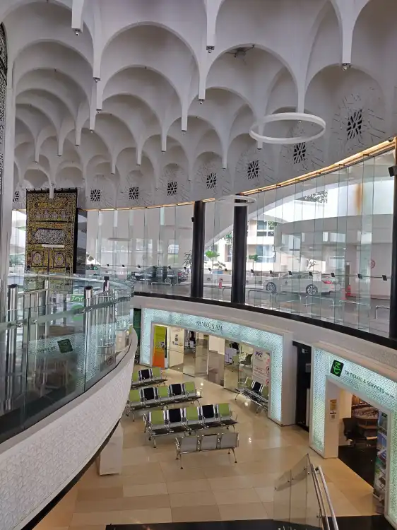 LUTH Building附近的飯店