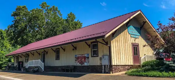 Hotels in Holmes County