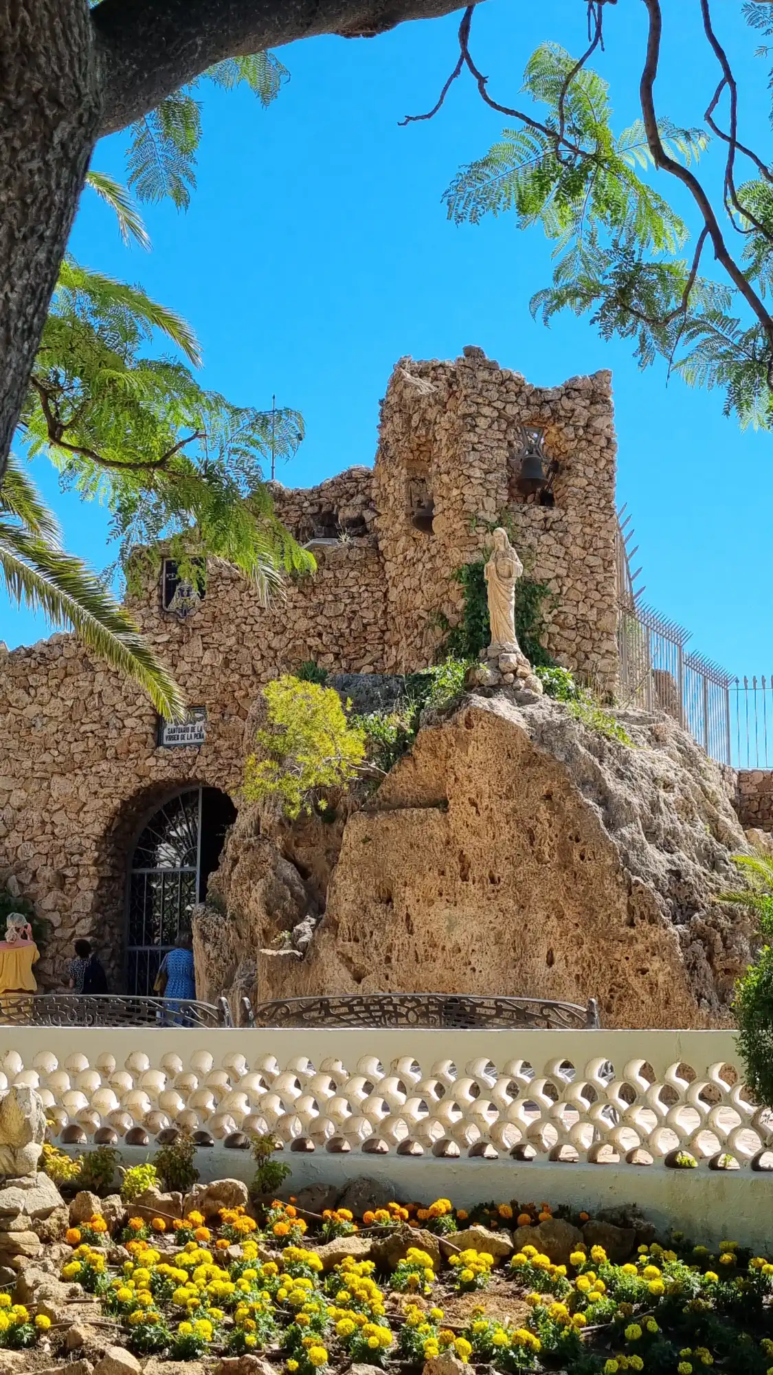 Hotels near La Ermita Virgen De la Pena