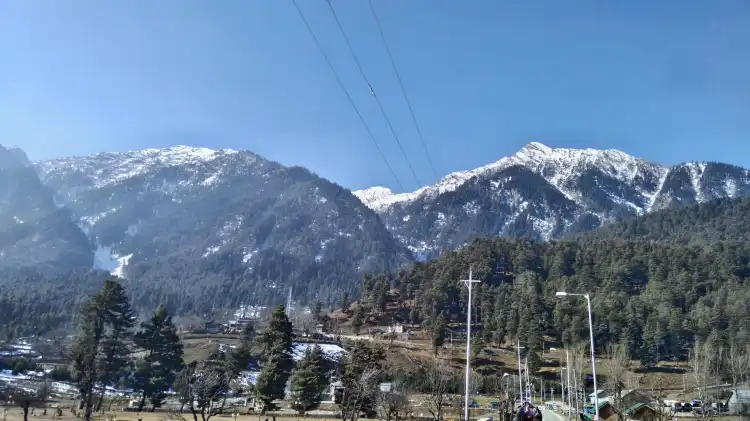 Hotels near Mamaleshwar Temple, Pahalgam (J&K)