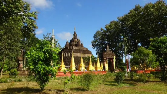 Wat Tham Pla (Fish Cave Temple)