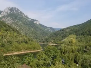 До­мог­лед-Ва­ля-Чер­на