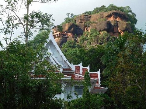 วัดเจติยาคีรีวิหาร (วัดภูทอก)