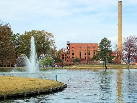 Hotels near Rocky Mount City Lake and Park