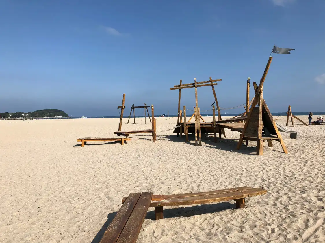 Hotels near Strandspielplatz