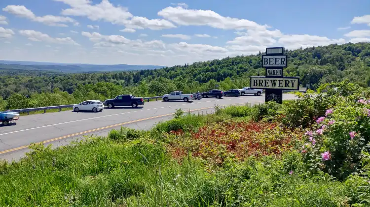 Hotels near Hogback Mountain Country Store