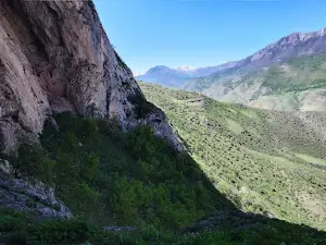 Espahbod Khorshid Cave