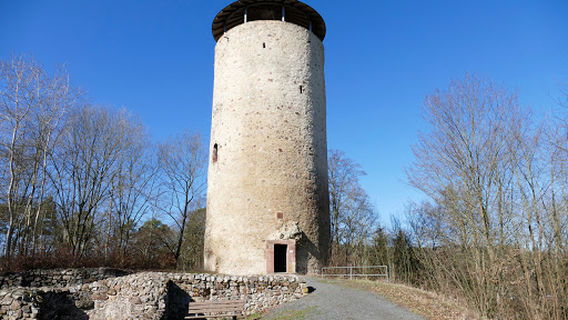 Aussichtsturm Burgruine Löwenstein