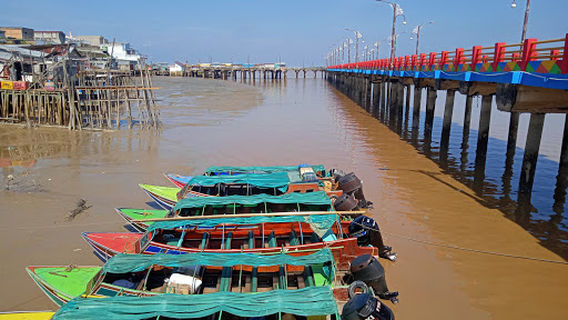Wisata Danau Sipin Island