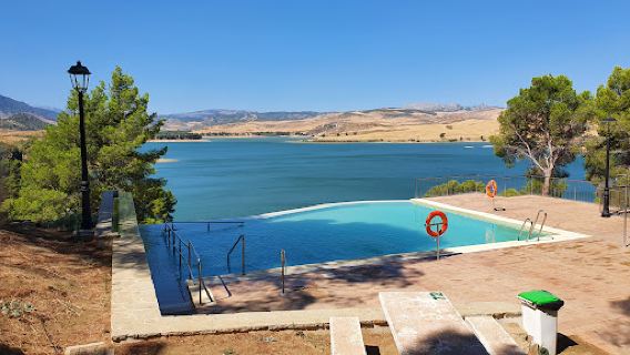 Camping y Apartamentos Parque Ardales