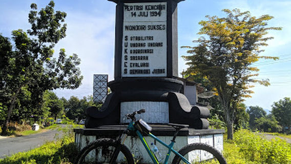 Pertasi Kencana Statue
