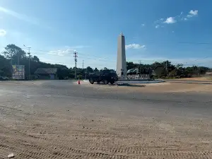 Tugu Bunderan Simpang Kete