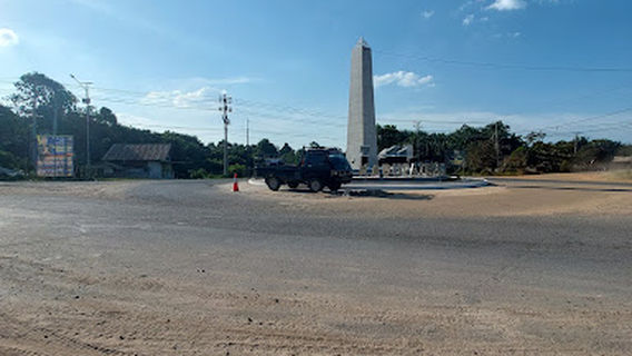 Tugu Bunderan Simpang Kete