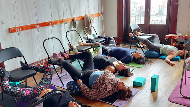 Ecoy - Escuela Contemporanea de Yoga y Terapias Complementarias