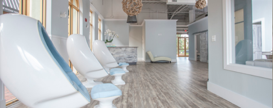 IV Lounge