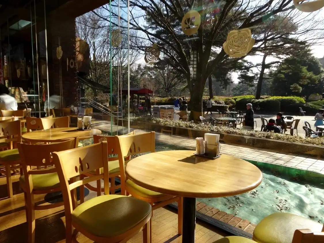 Hotels near Jindai Botanical Gardens