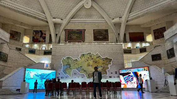 นักแปลทุกประเภท ไกด์ รถเช่าเหมา เช่า ช่างภาพ พนักงานต้อนรับธุรกิจ ผู้ช่วยทางการแพทย์ ไกด์นำเที่ยว การปรับแต่งในคาซัคสถาน