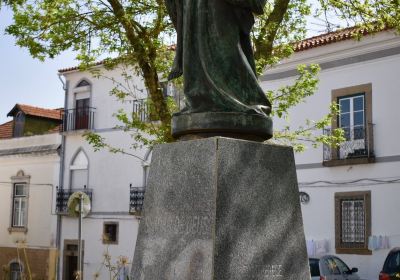 Convento de S. Joao de Deus, Igreja Matriz e Cripta de S. Joao de Deus
