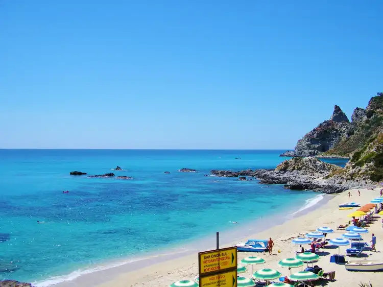 Các khách sạn ở Capo Vaticano