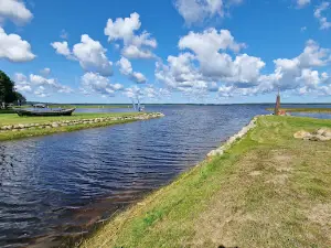 Lejastiezumi , viesu nams