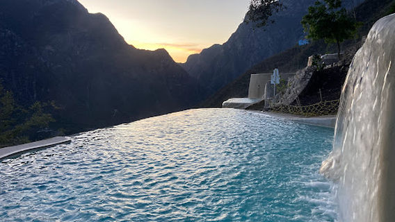 Alberca tobogán grutas tolantongo