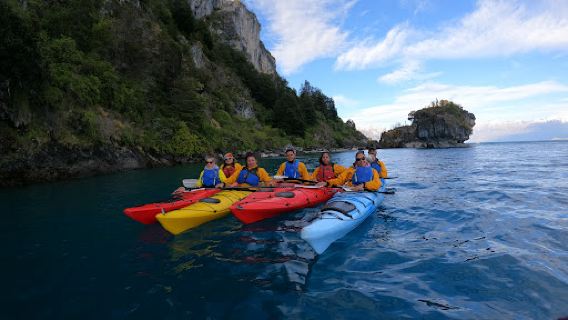 Capillas de mármol en kayak - ChileAndes