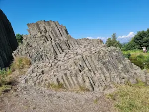 Mansion Rock (basalt columns)
