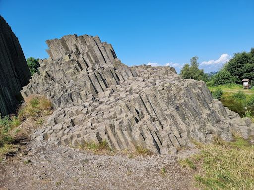Mansion Rock (basalt columns)