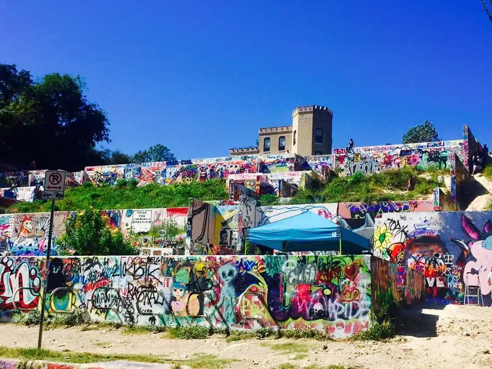 Hotel in zona Graffiti Park at Castle Hills