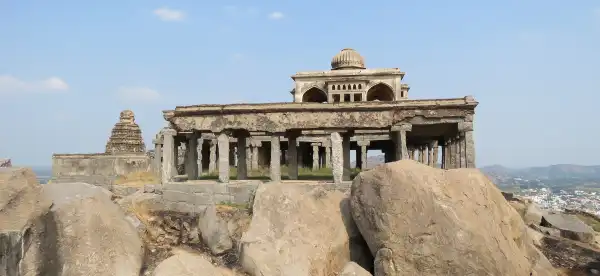 Hotels near Sri Vakra Kali Amman Sannathi