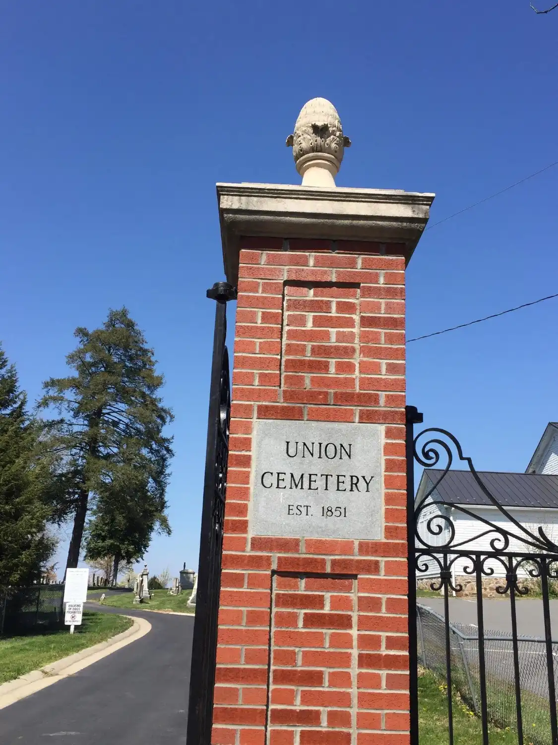 Hotels near Union Cemetery