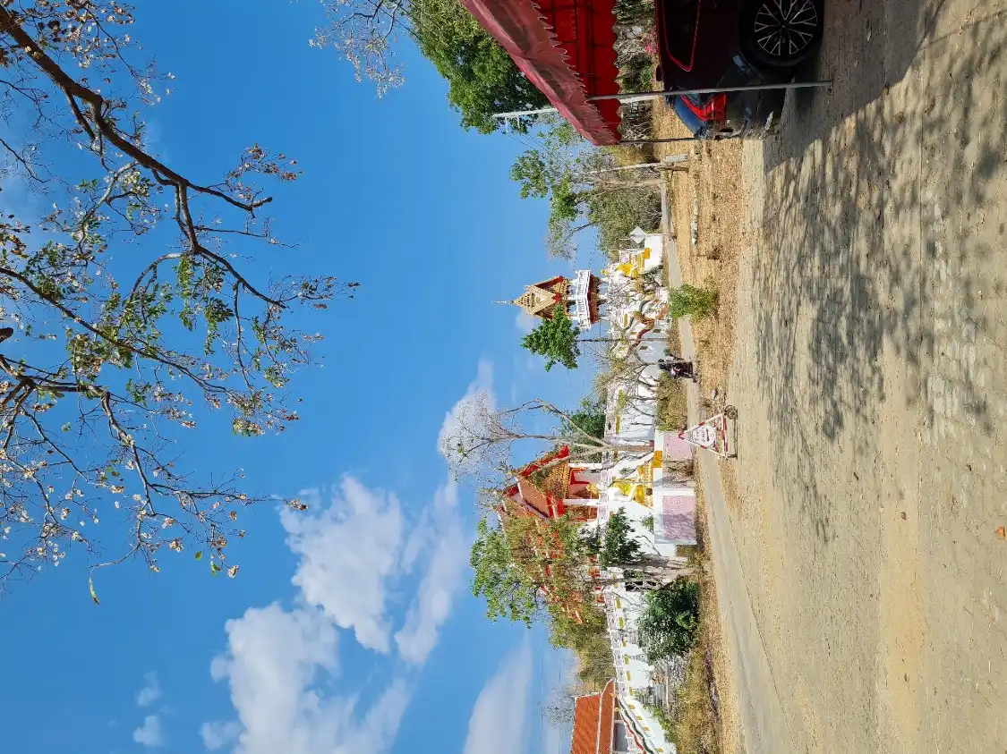 Các khách sạn gần Wat Tham Khao Pun
