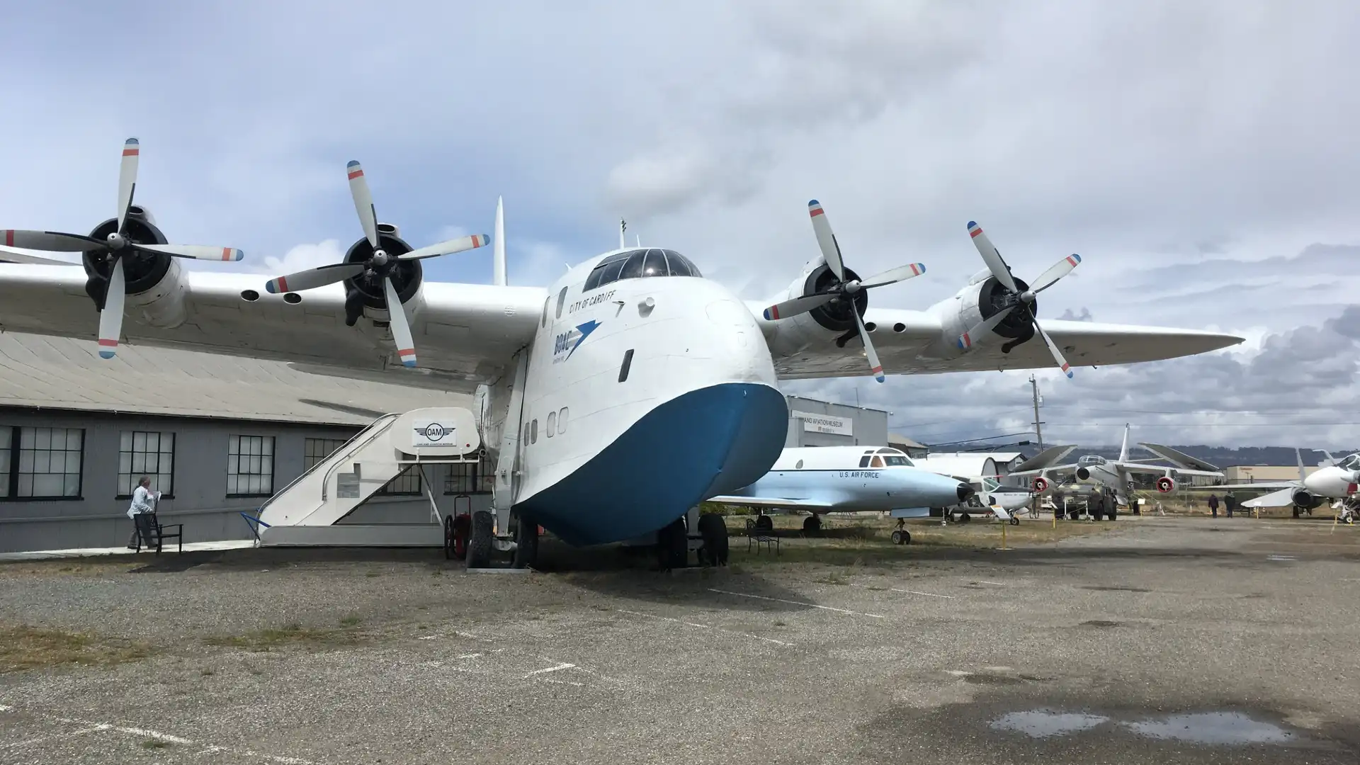 Hotels near Oakland Aviation Museum