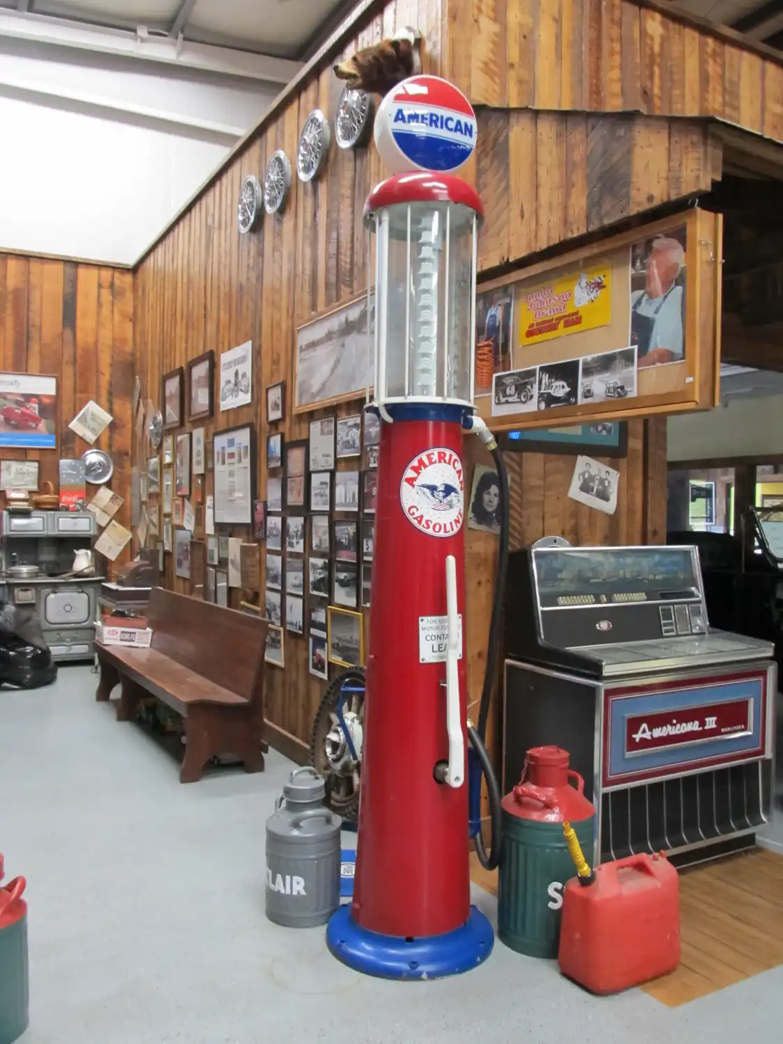 Hotels near The Bennett Classics Antique Car Museum