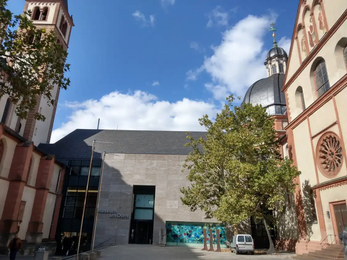 Hotels near MAD Museum am Dom