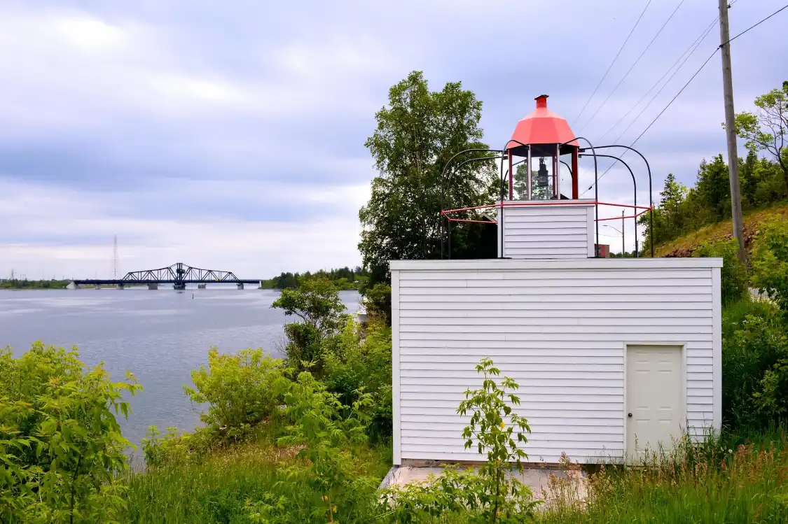 Отели рядом с достопримечательностью «Little Current Lighthouse»