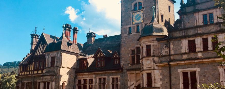 Orangerie und Schloss Ramholz