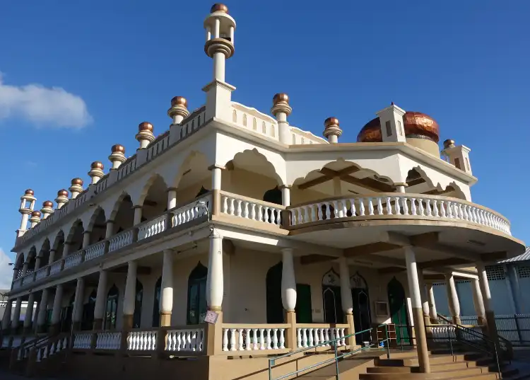 Makki Mosque 주변 호텔