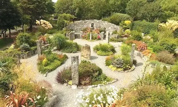 Hotels near Circle of Life Commemorative Garden