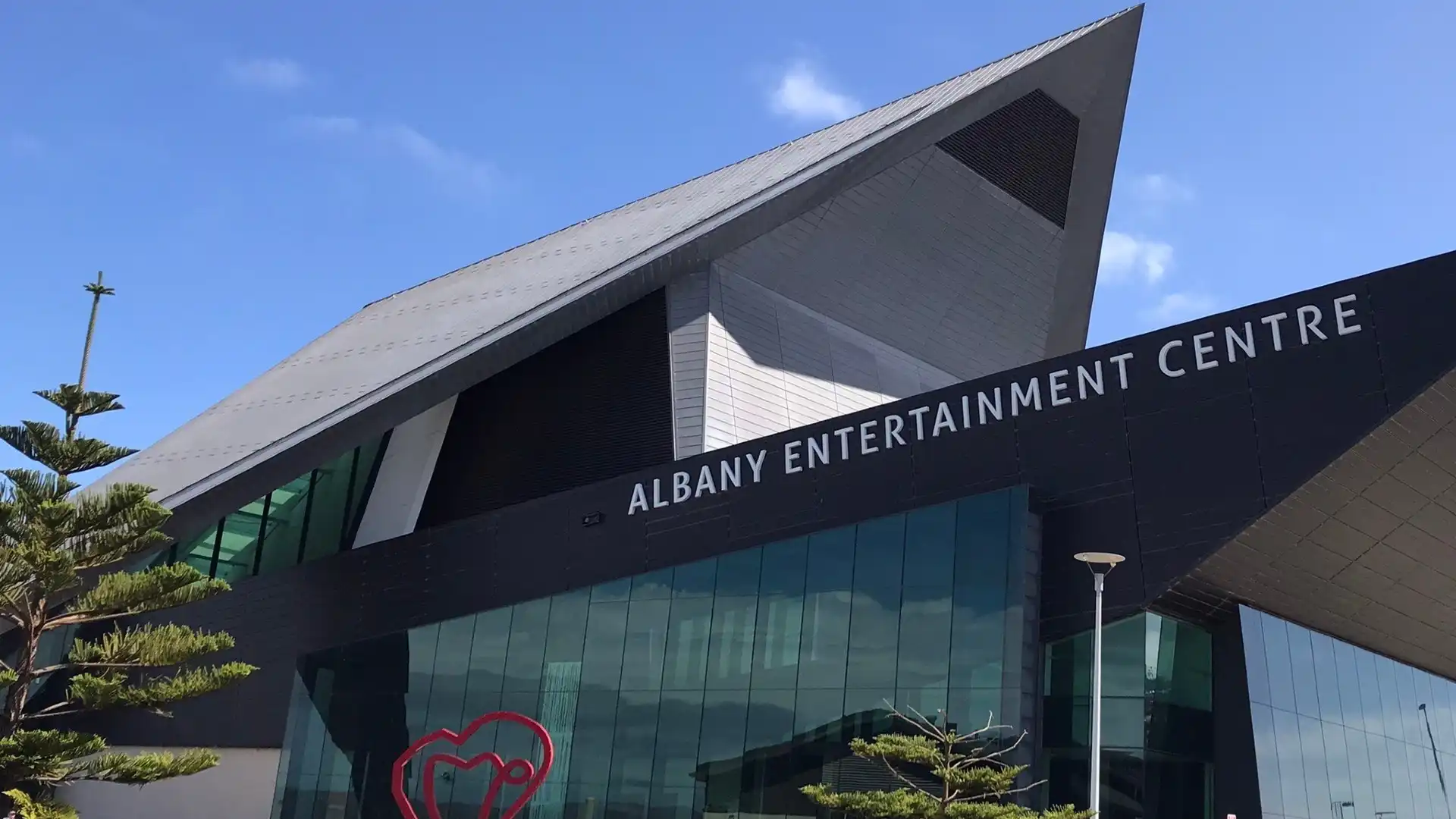 Hotels near Albany Waterfront Marina