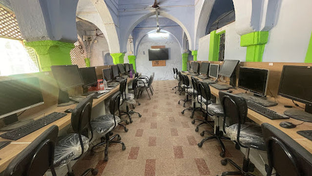 Shah-E-Aalm Computer Class