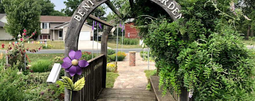 Benton Lake Garden