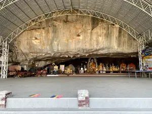 Wat Tham Pha Sawan
