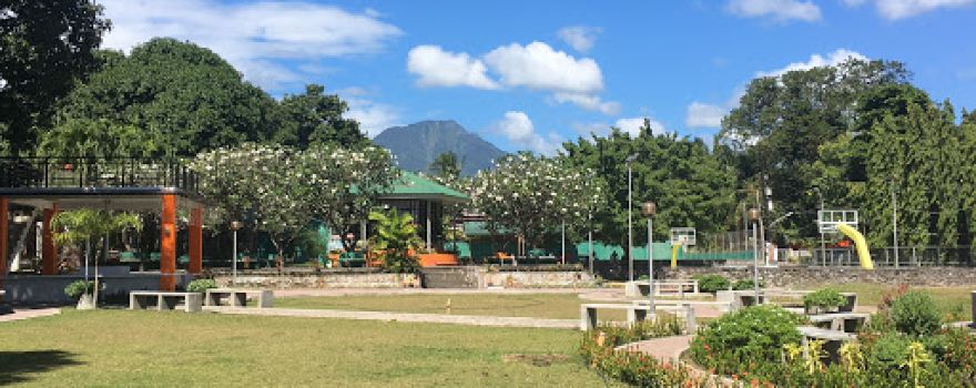 Dauin Plaza