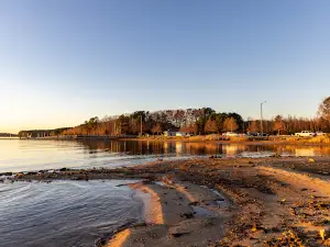 Buckhorn Lake & Shelter