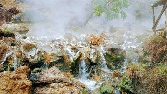 Pemandian Air Panas "Ie Seueum" Aceh Besar