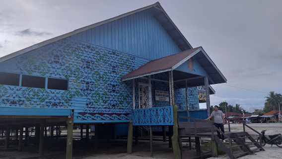 Square - Village Square Cow Island Tourism